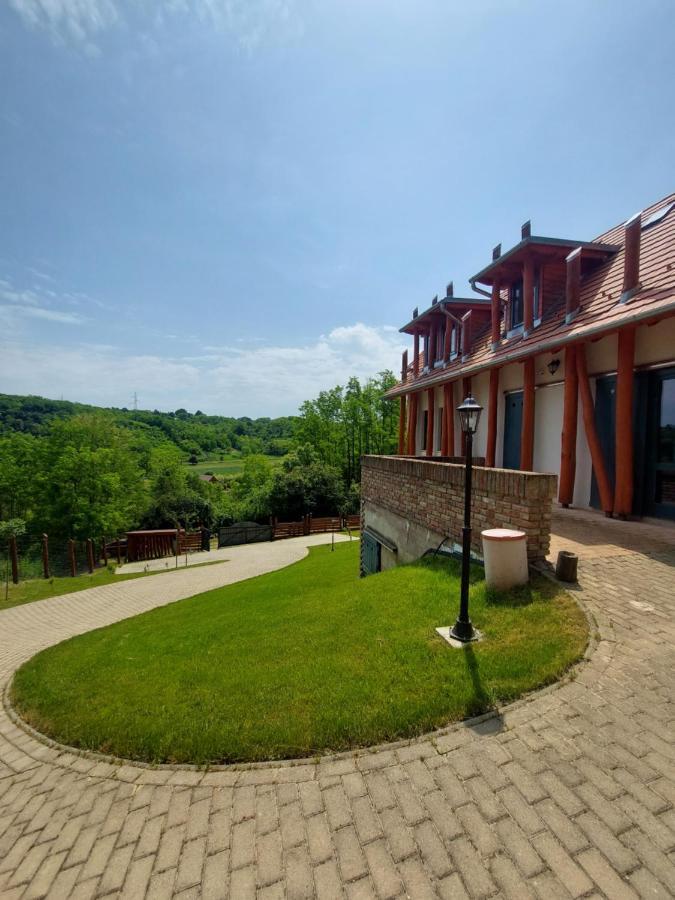 Vendeghaz Petoerke Hotel Bardudvarnok Exterior photo